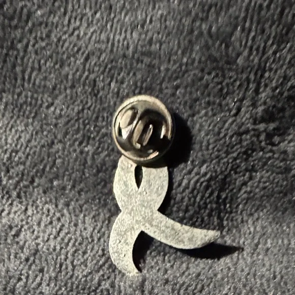 Pink Awareness Ribbon Brooch - Picture 2 of 4